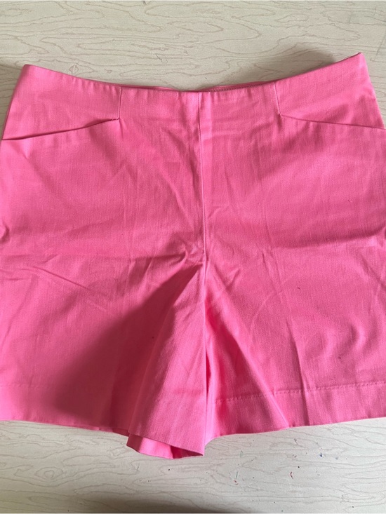 Lilly Pulitzer Pants - Lilly Pulitzer high waist stretch Haley short in pink salmon size 4